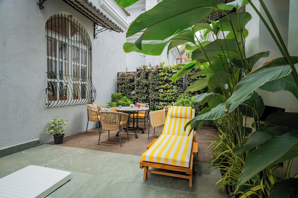 Esh Cottages Birch | Hillside 4-BHK Hideaway With Lush Garden, Common Pool, & Gaming Zone