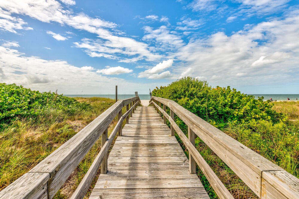 Land's End 4-404 Bay Front - Premier