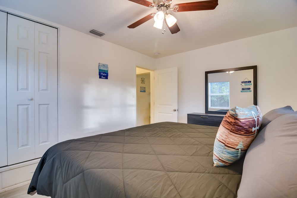 Pet-friendly Gulfport Home: Walkable Location!