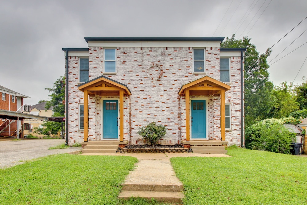 Convenient OKC Apartment: 4 Mi to Dtwn!