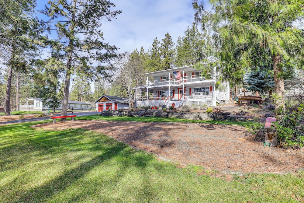 Steps to Pine Hollow Reservoir: Home w/ Fire Pit!