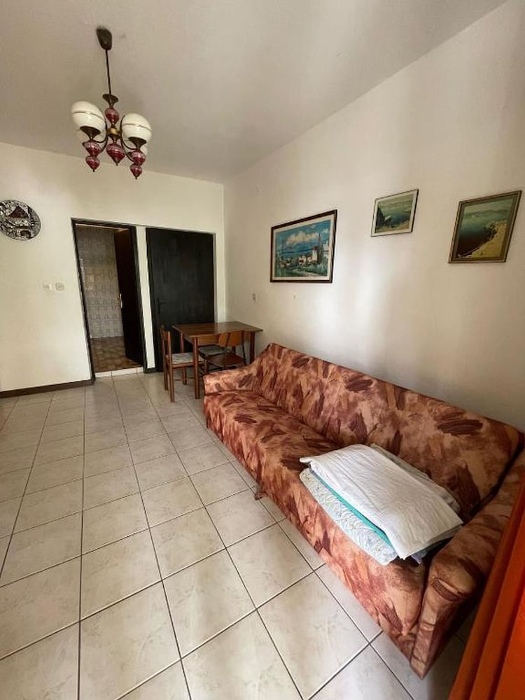 Green Apartment for 3 view 2