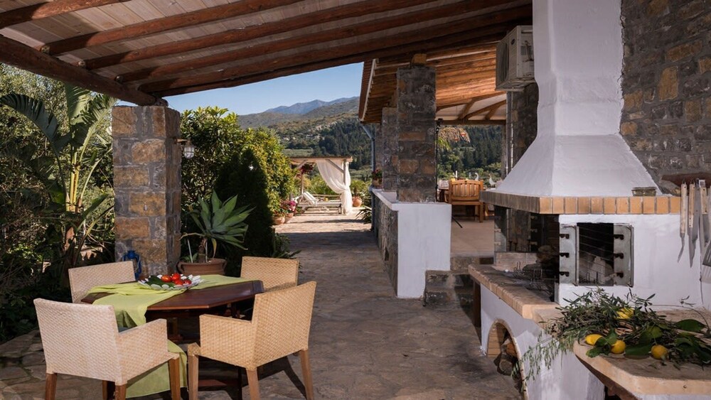 Chania Secluded Gem - Kallithea Private Pool Villa