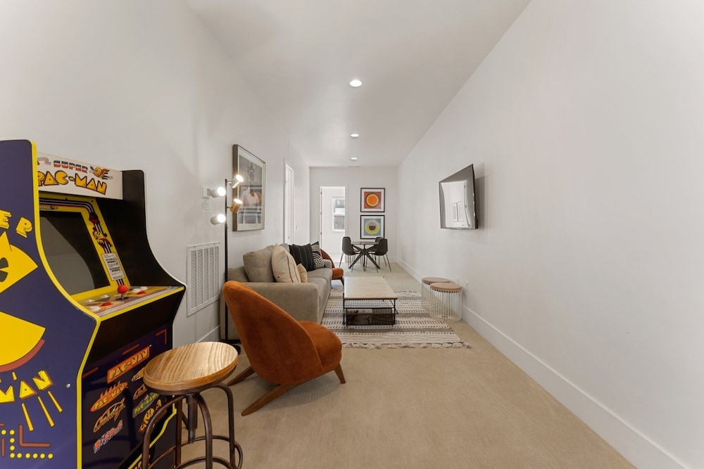 Villa #26 At Bloomington Country Club - Sunset Retreat 4 Bedroom Townhouse