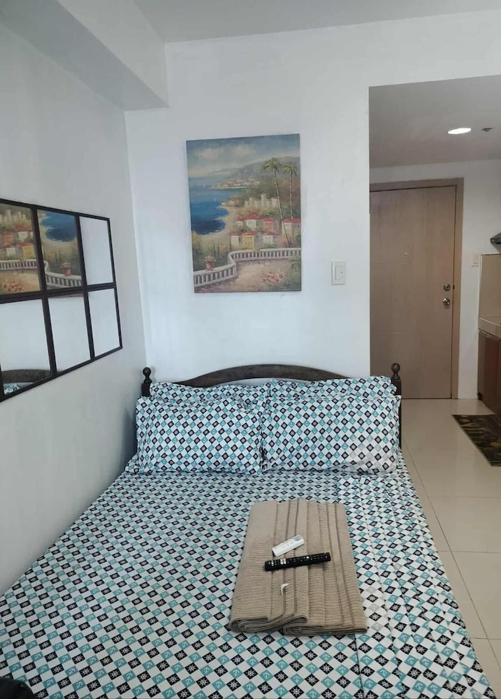 Luxurious Condo in Quezon City With Private Pool and City Views