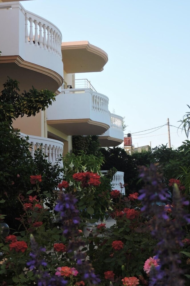 Golden Rose Suites