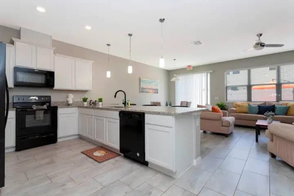 Super Liked - 4BD 3 5b 6 Miles To Disney Springs