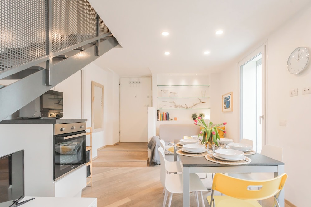 Borsieri Como Apartments with Parking by Rent all Como