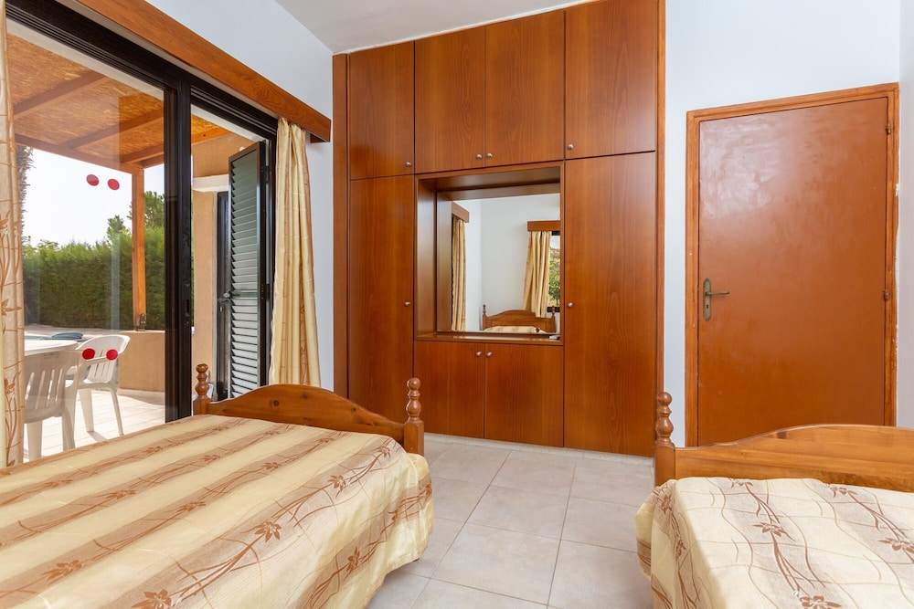 Villa Eleni Large Private Pool Walk to Beach Sea Views A C Wifi Car Not Required Eco-friendly - 1840 view 3