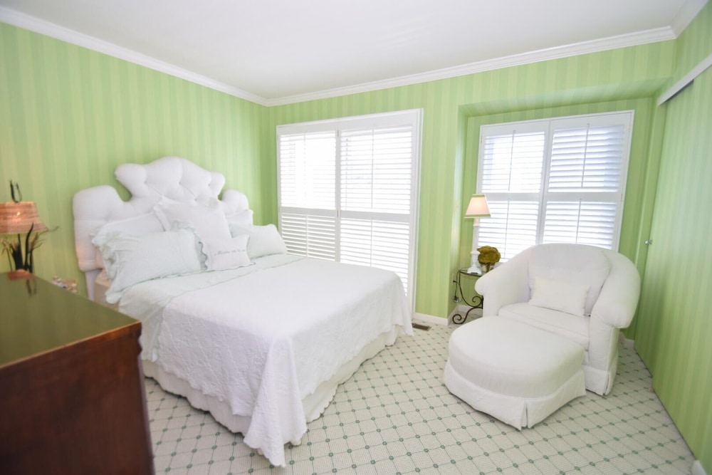 Harbour Island 28d 2 Bedroom Townhouse