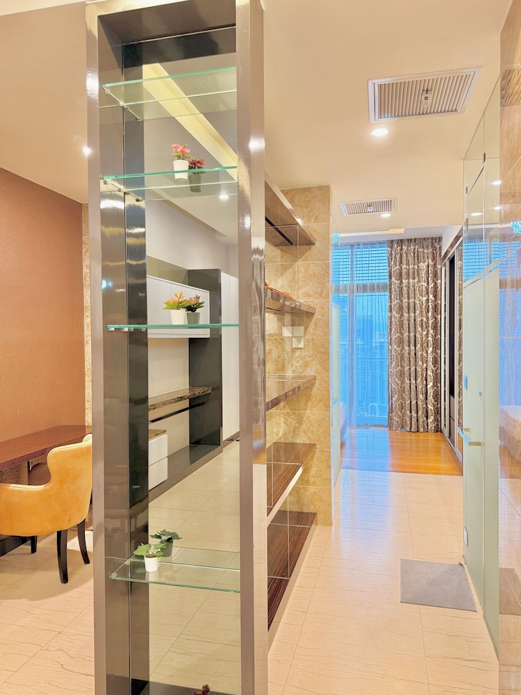 Dorsett Residence by crystal