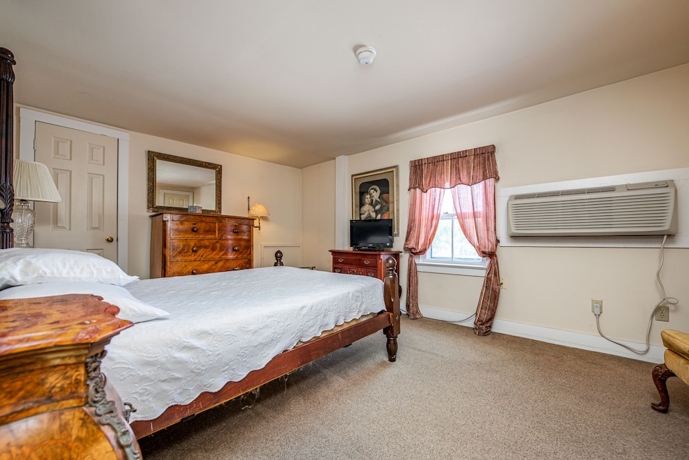 Wayside Inn