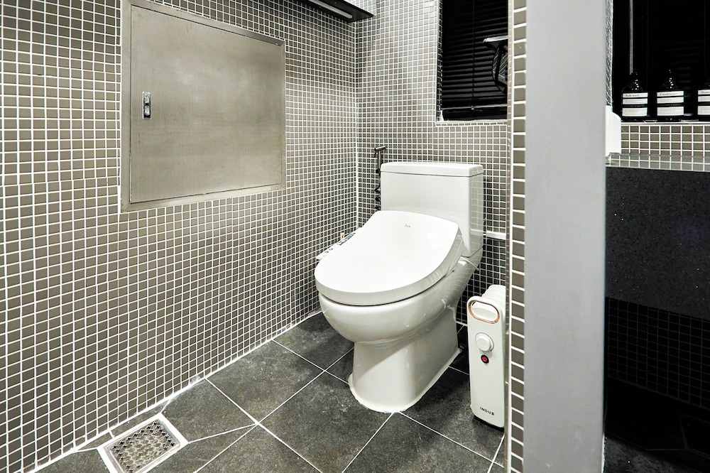 L9 Tailor Serviced Home near Hongik Univ
