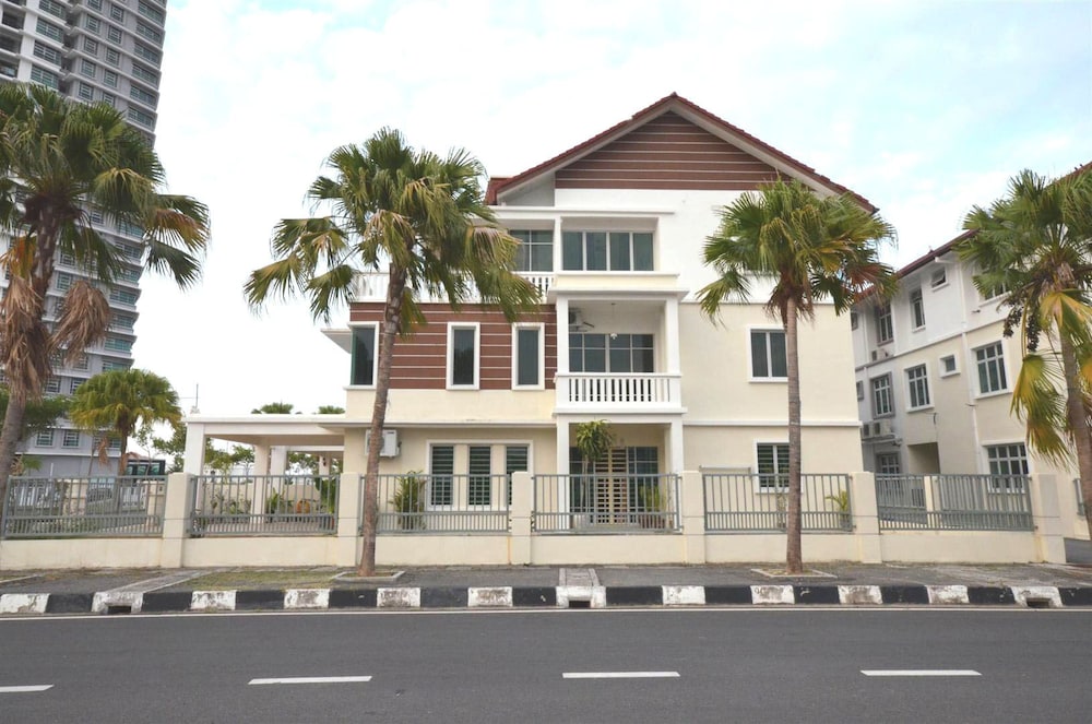 Felicia Home photo 1