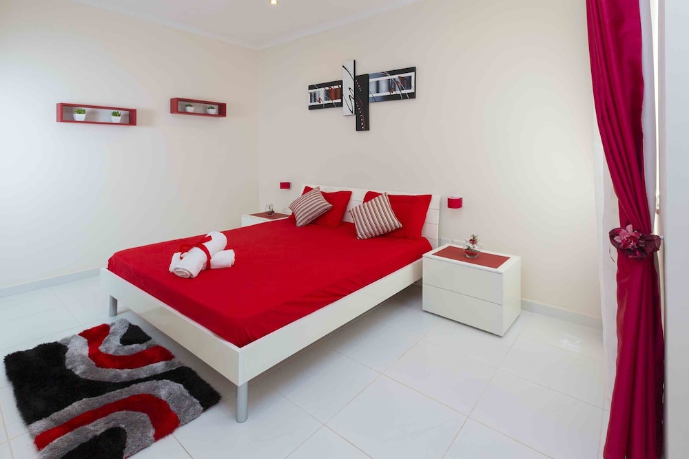 Luxury 2 Bed Apartment