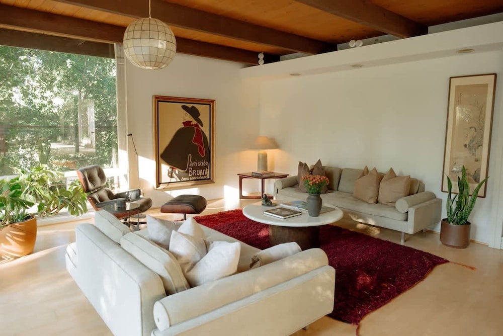 Zen Mountain Getaway w a Pool Hot Tub 5 Beds