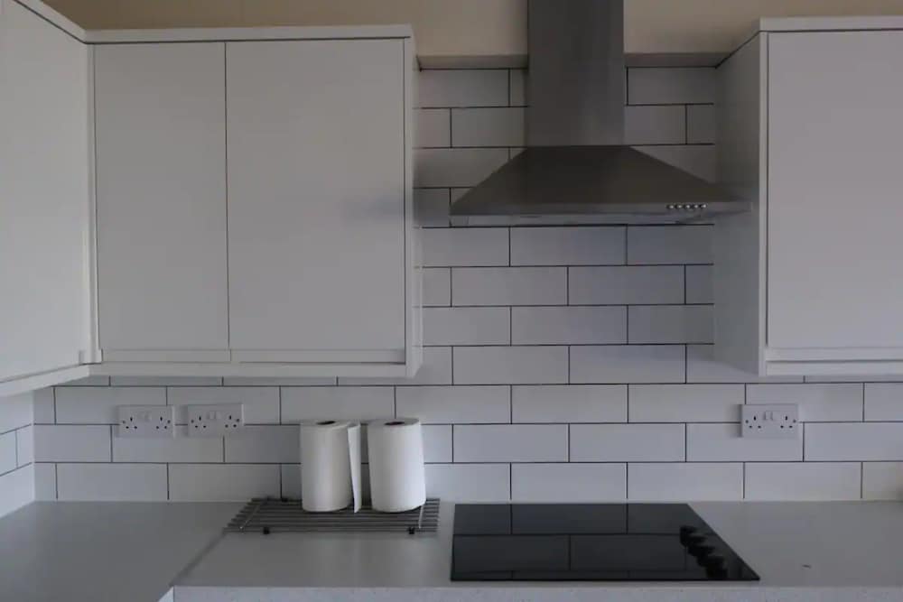 Spacious 3 Bedroom Apartment in Battersea With Terrace