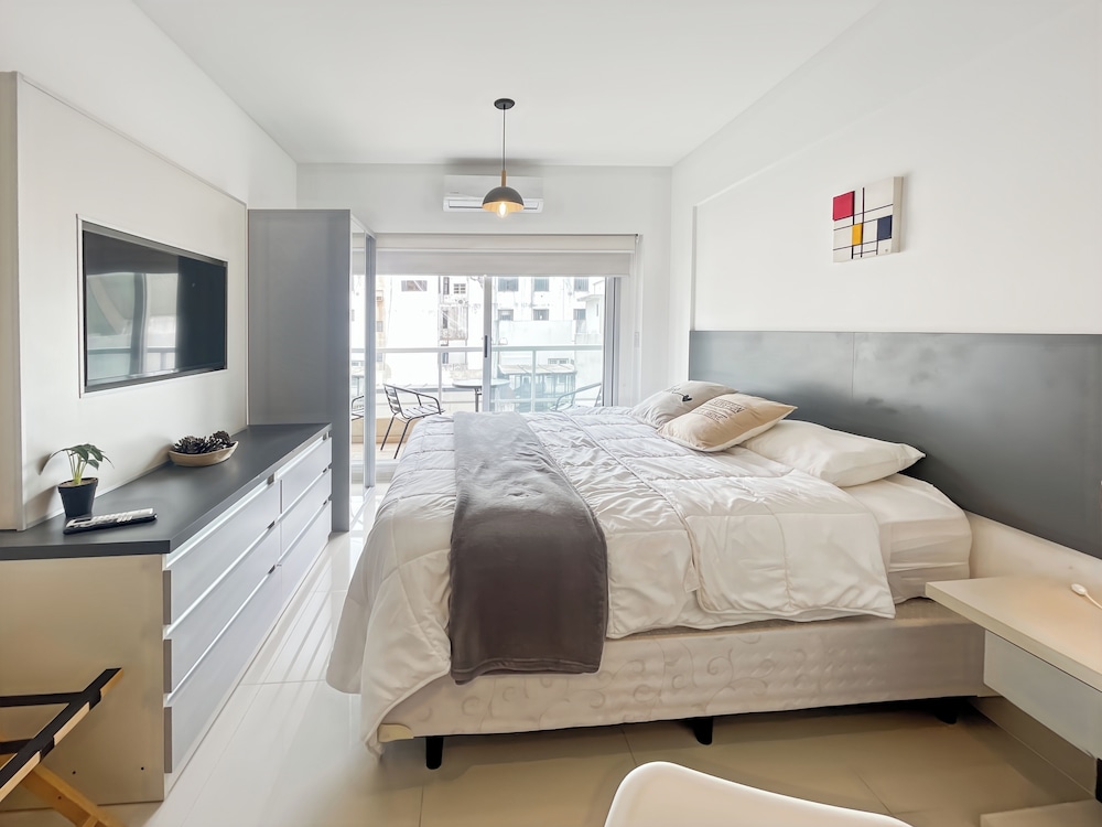Ayres Suites Moreno