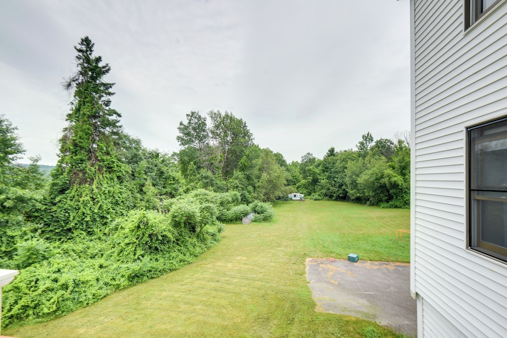 Meredith Studio Near Downtown: Hike, Swim, Ski!