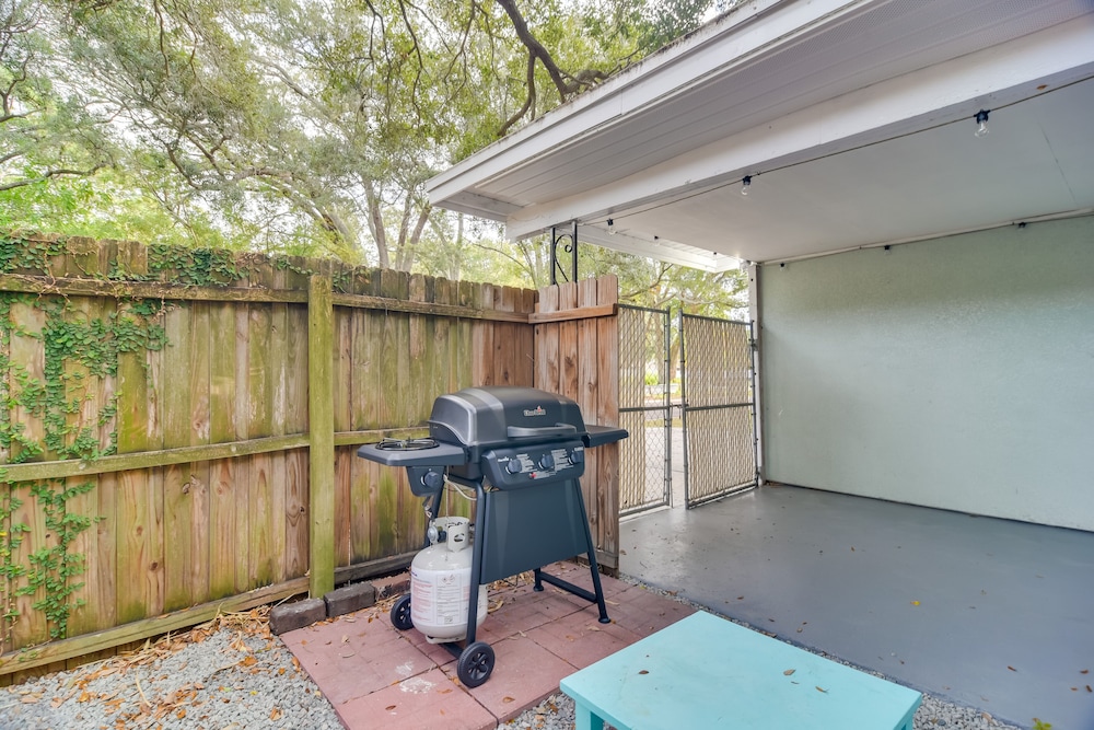 Pet-friendly Gulfport Home: Walkable Location!