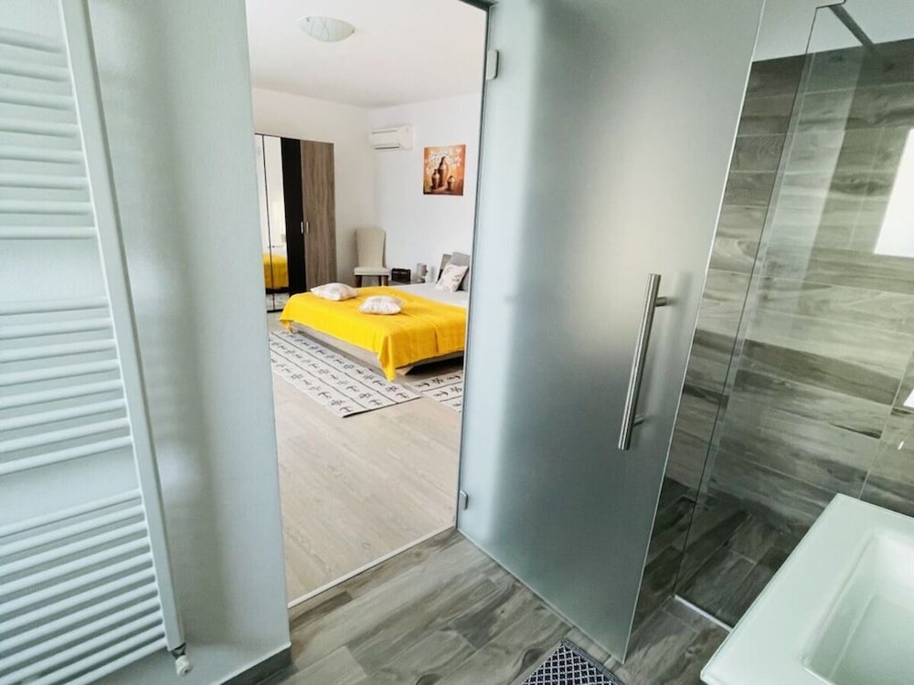 New White Villa, 60 m2, Pool
