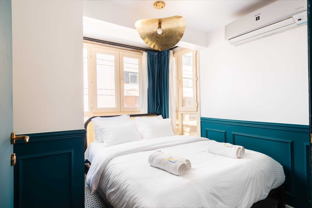 The Neat Nostalgic 2bdr Apt. @ Cairo's Downtown