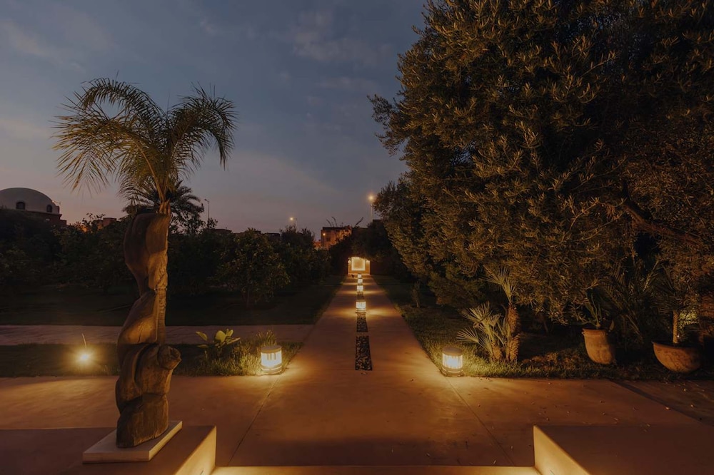 The Garden of Siredrah an Oasis With Pool and Hammam