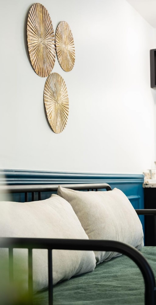 The Neat Nostalgic 2bdr Apt. @ Cairo's Downtown
