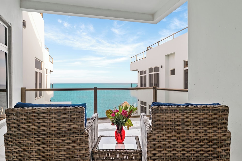 Royal Kahal Beach Resort