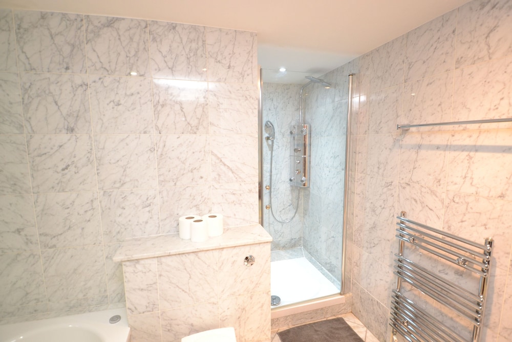 Luxury Hyde Park