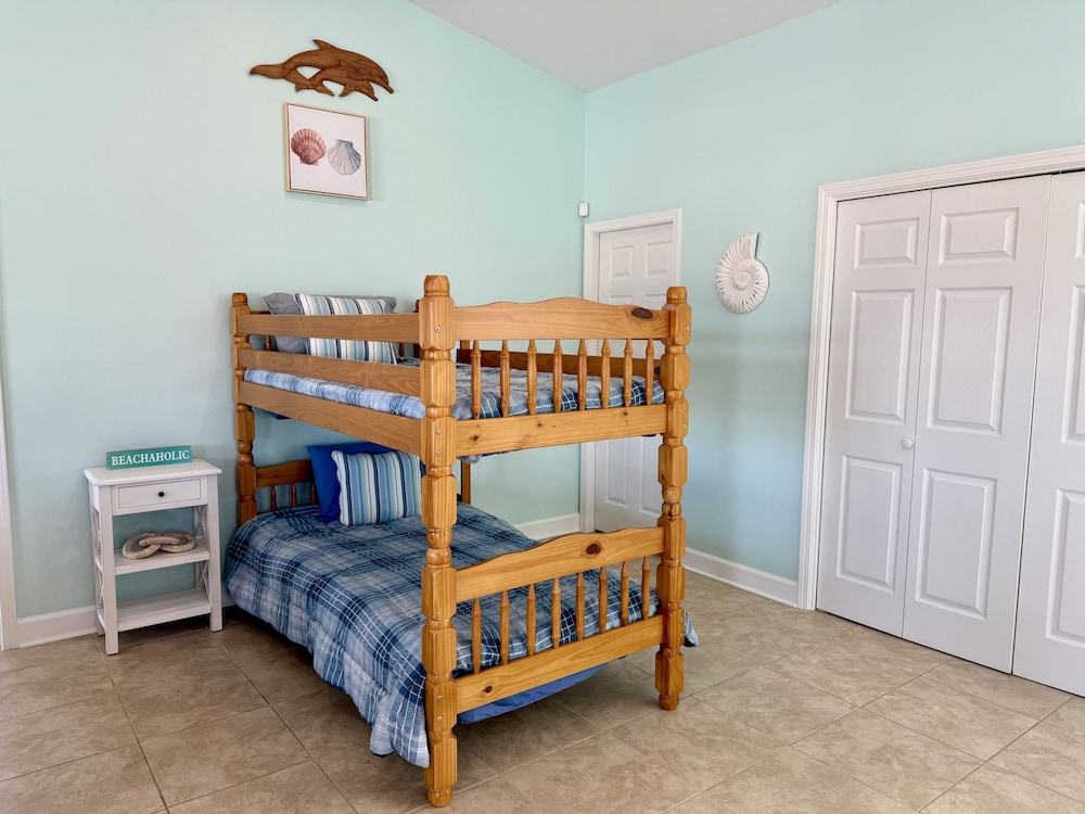 Seaside Bungalow 1 Bedroom Home