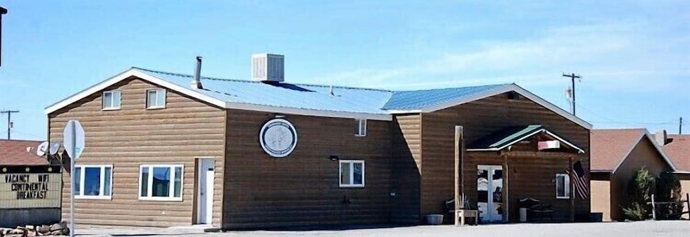 Tenderfoot Cabins & Motel