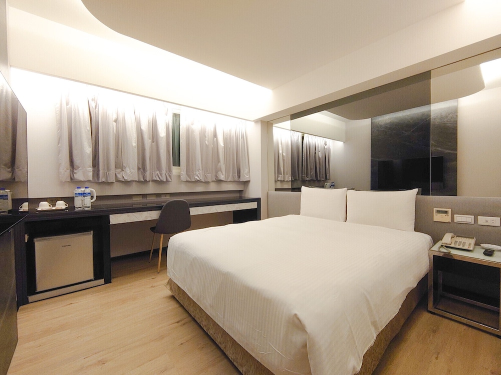 HUB HOTEL XIMEN XINING INN