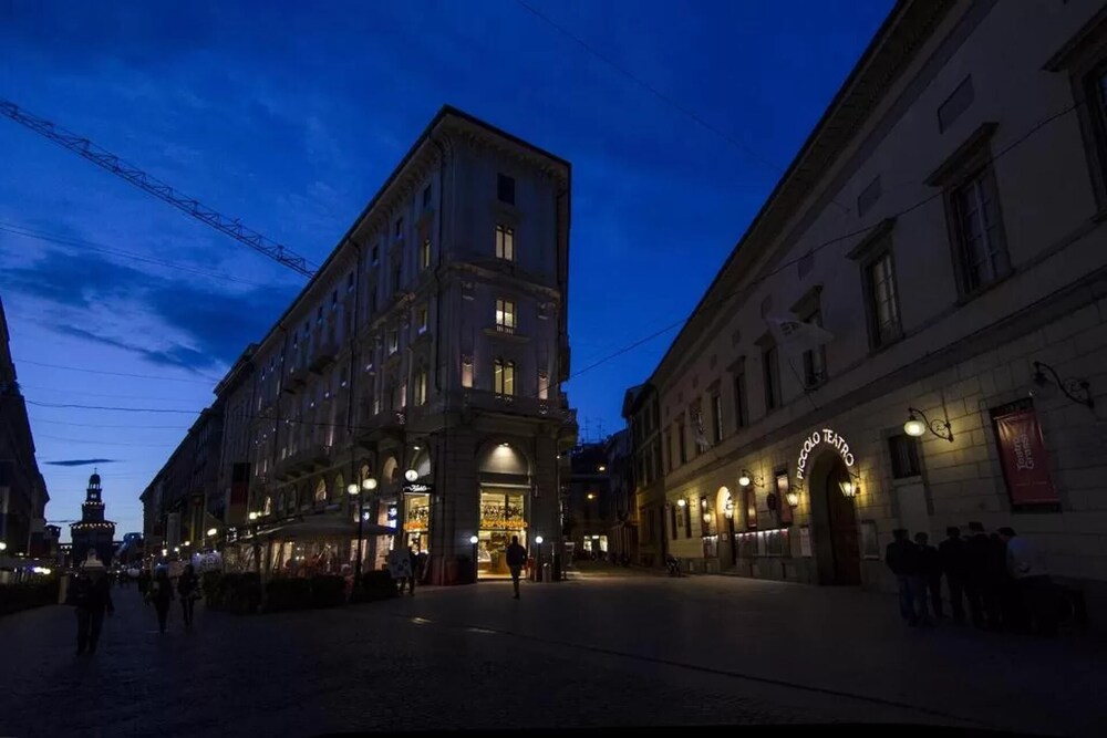 Luxury Pleasure in Milano With bbq e Netflix
