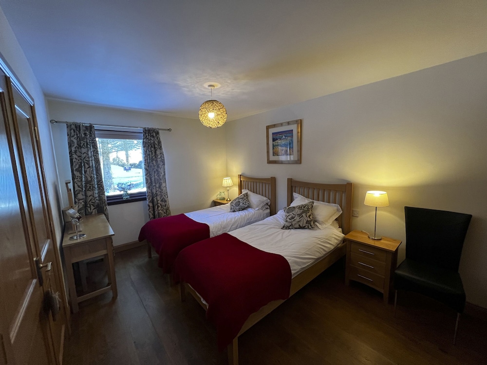 Ptarmigan Lodge