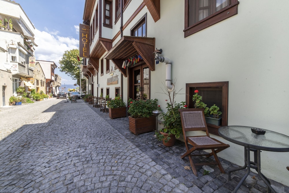 Armistis Hotel