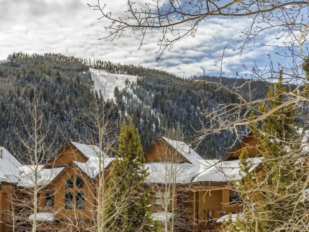 Snake River Village 3 Bedroom Apartment by Key to the Rockies