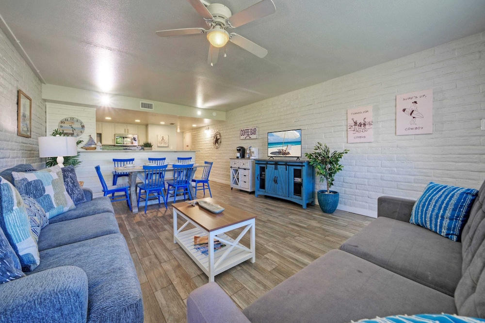 Sleeps 20 3 Condos w/ Beach Access, Pool, Tennis Courts Sea Sands Complex