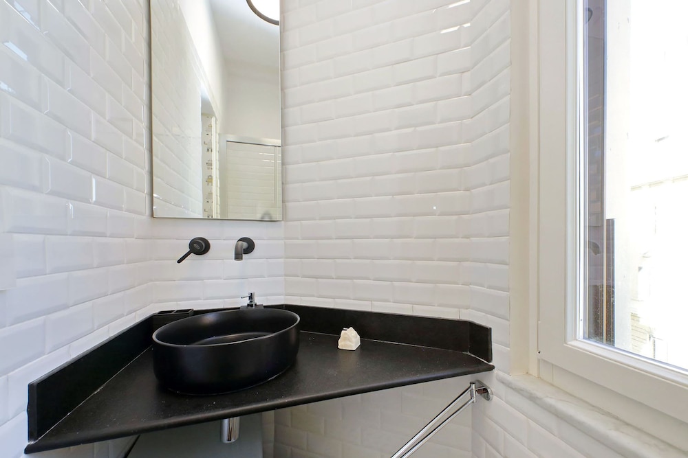 Rare Large and Elegant Rome Apartment in Prati Neighborhood Perfect for Families or Friends