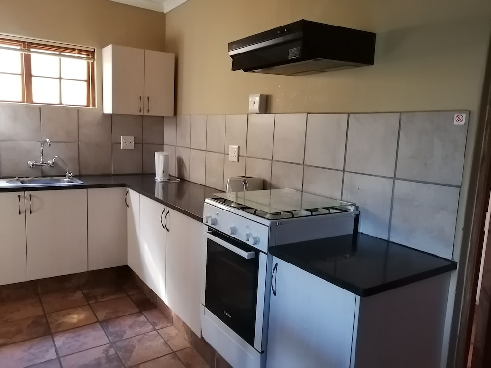 Ibis Place Guest House