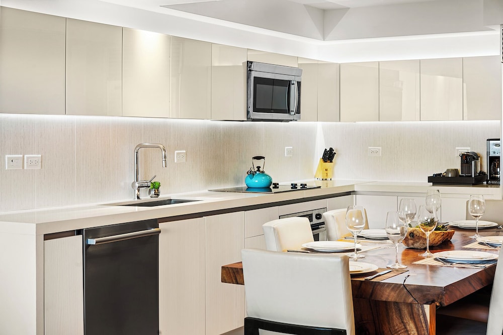 Luxury Vacation Rentals at 1 Hotel & Homes by LRMB