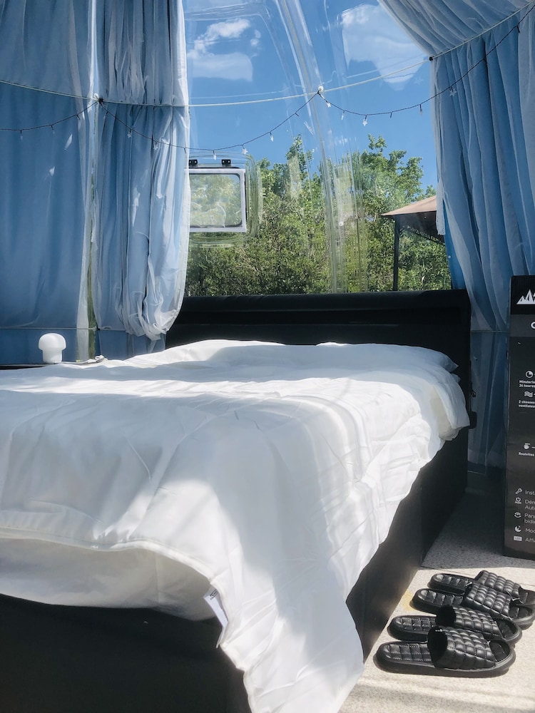 Glamping domes 4 with lake views-0
