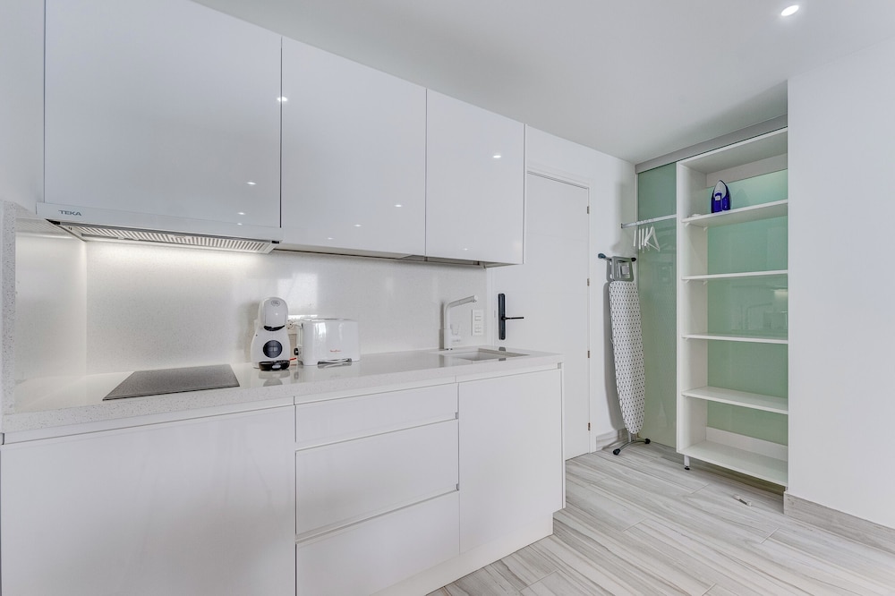 BAL Apartments - Adults Only