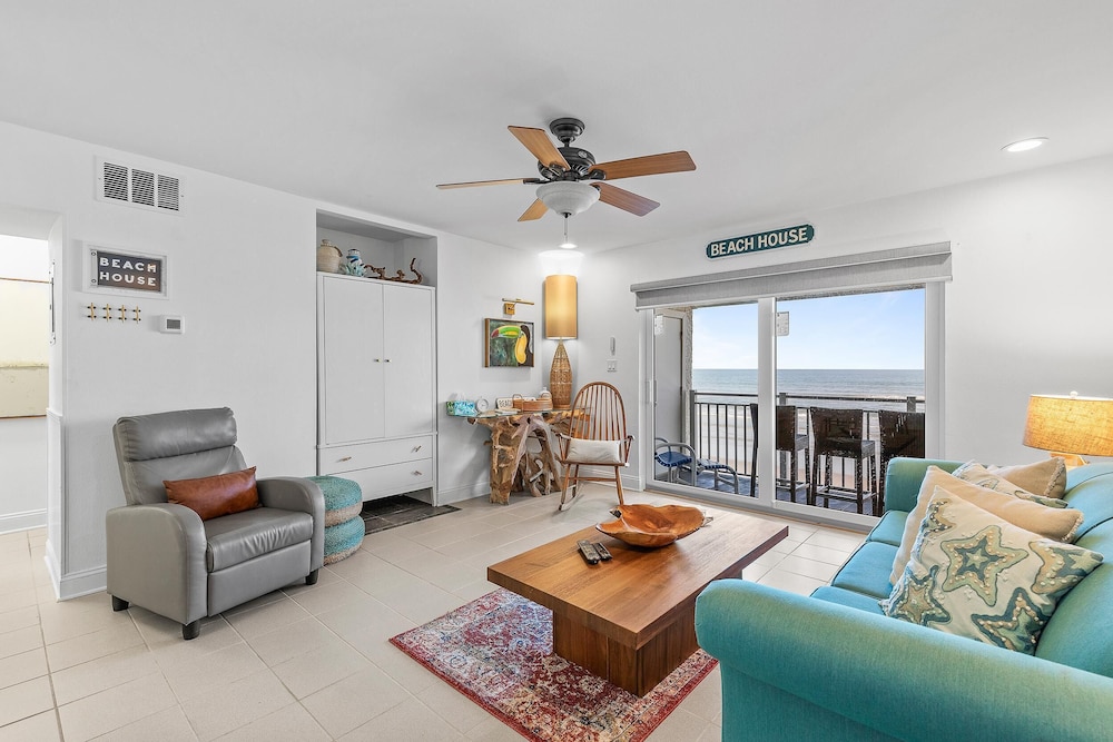 Colony Beach Club 223
