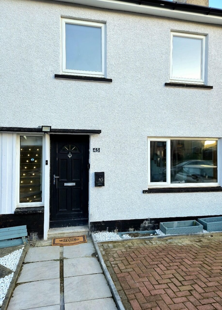 Quirky 2-Bed with Free Parking