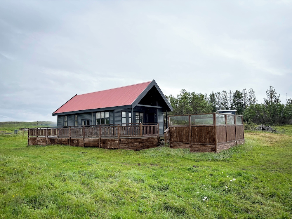 Hotel Áshamrar - Image 1