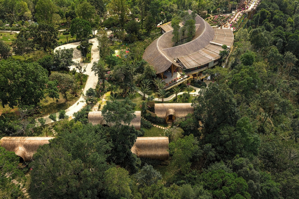 The Peak Sanctuary - Dien Tien Mountain