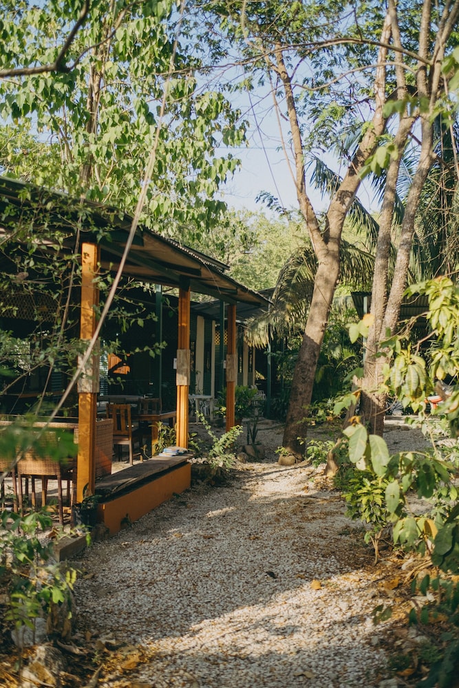 Chilamate Rainforest Beach Retreat