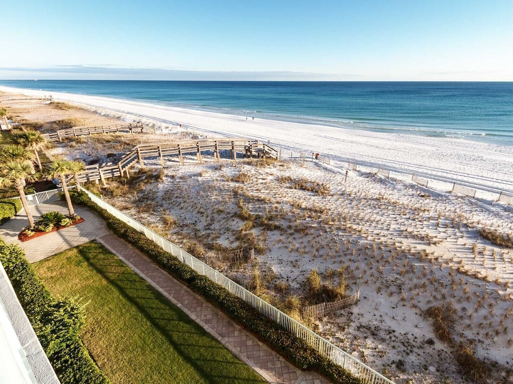 Pelican Isle 407 by Brooks and Shorey Resorts
