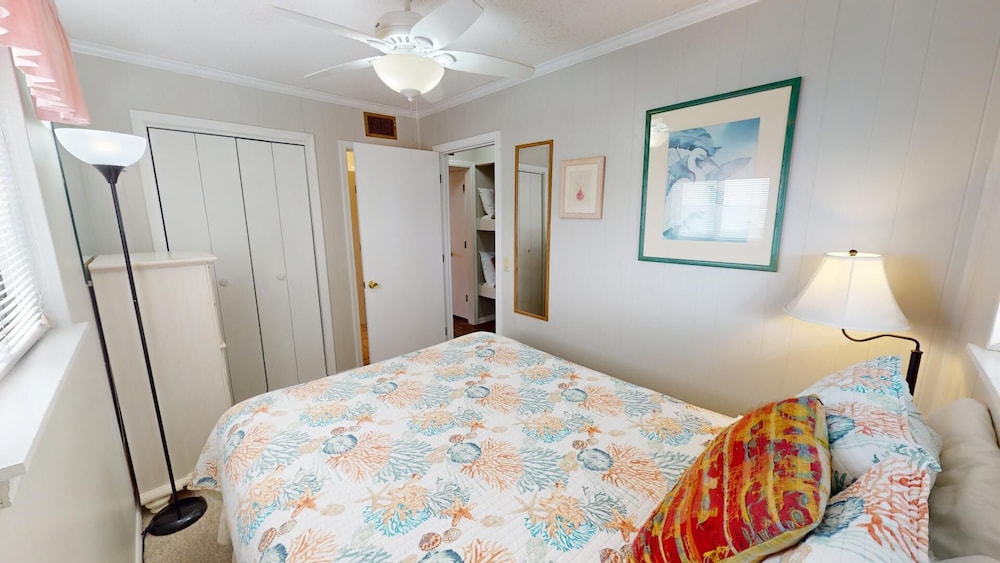 Beach Racquet B by Tybee Vacation Rentals